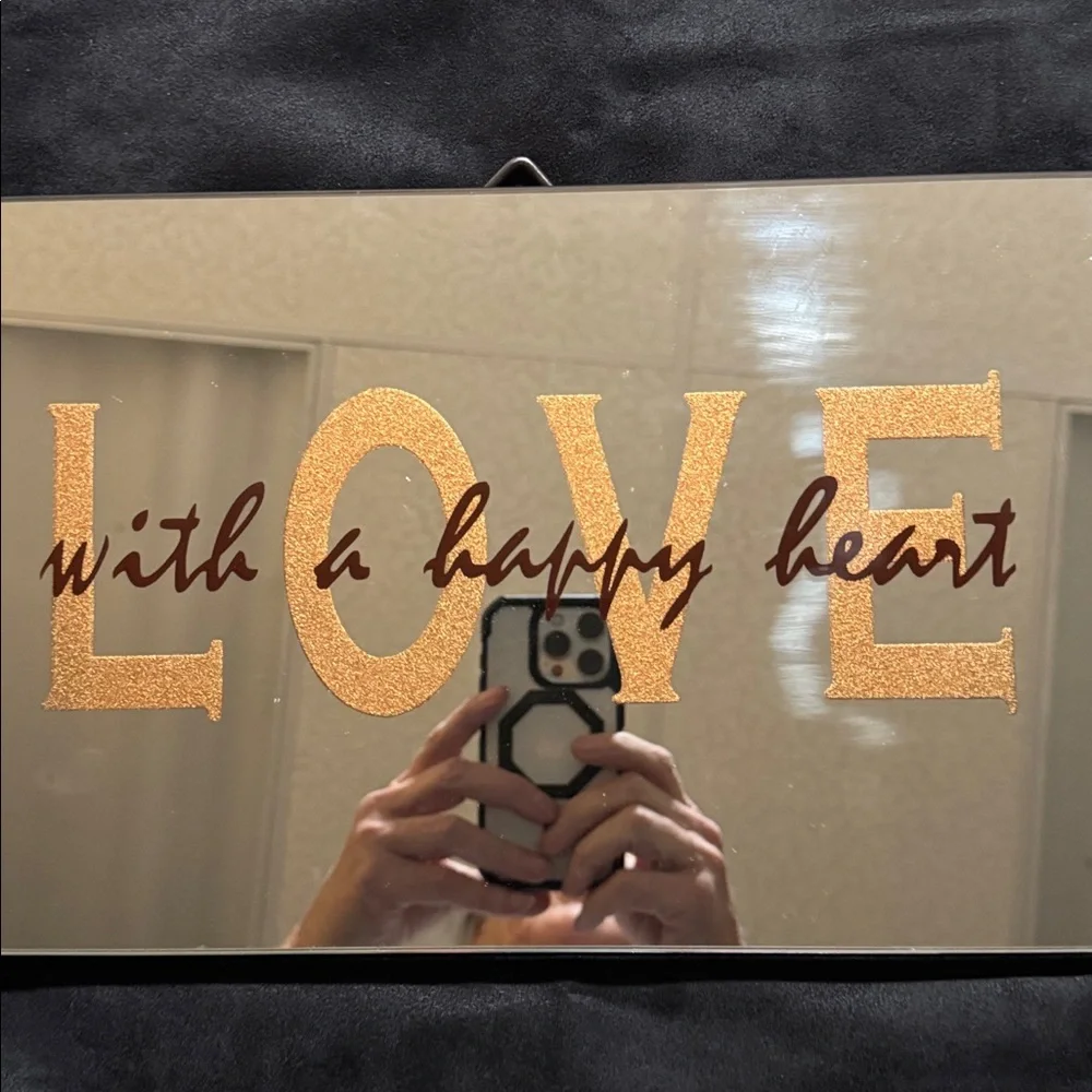 Love with a Happy Heart Wall mirror